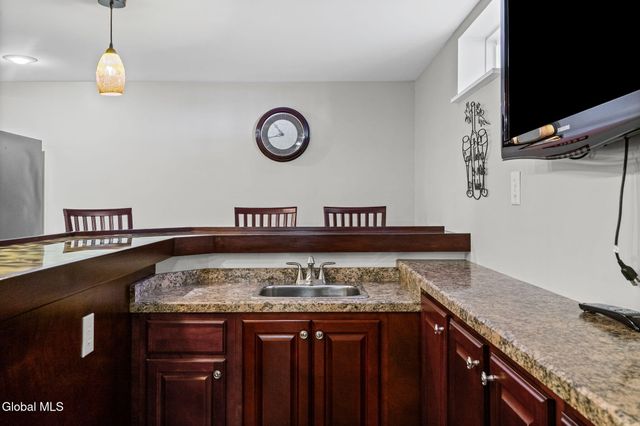 18 Mockingbird Lane, Queensbury, NY 12804