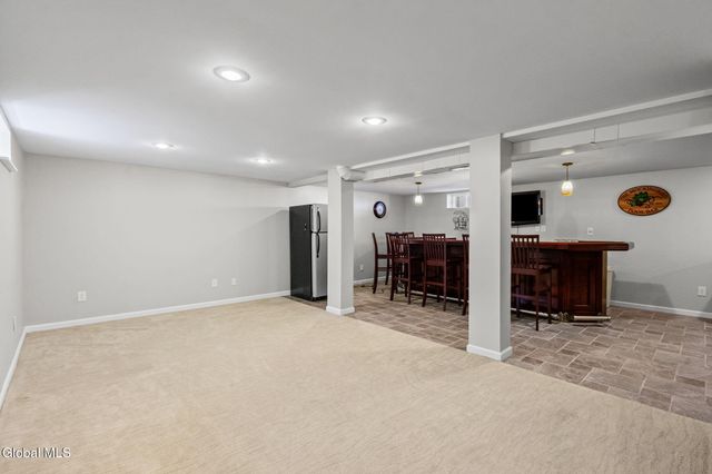 18 Mockingbird Lane, Queensbury, NY 12804