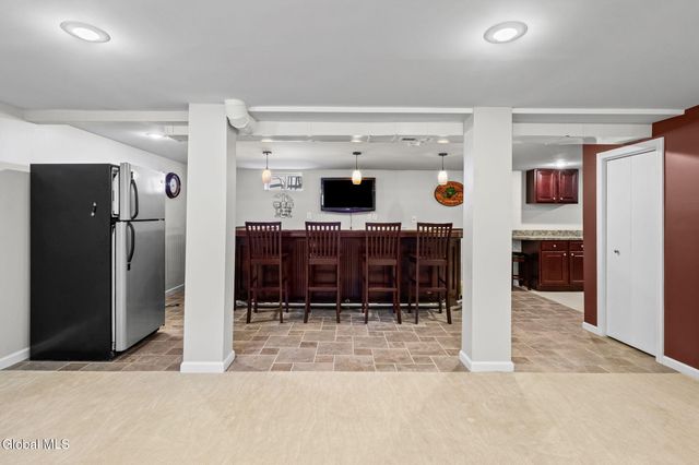 18 Mockingbird Lane, Queensbury, NY 12804