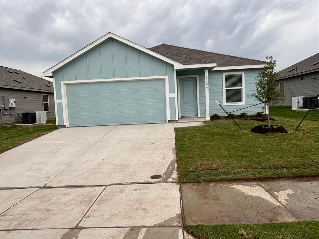9204 Schram Road, Fort Worth, TX 76179