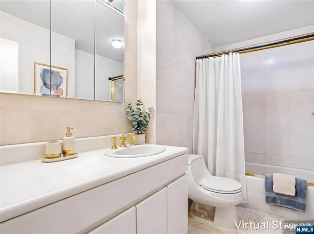 6 Horizon Road 1907, Fort Lee, NJ 07024