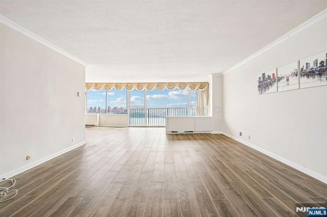 6 Horizon Road 1907, Fort Lee, NJ 07024