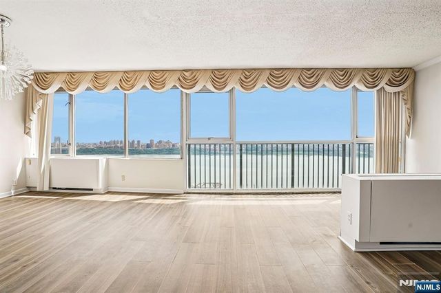 6 Horizon Road 1907, Fort Lee, NJ 07024