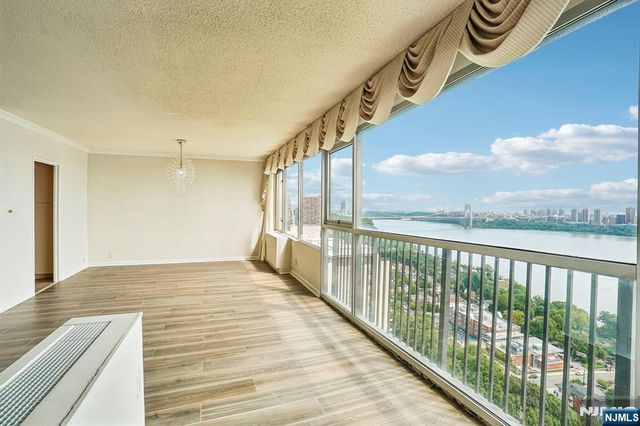 6 Horizon Road 1907, Fort Lee, NJ 07024