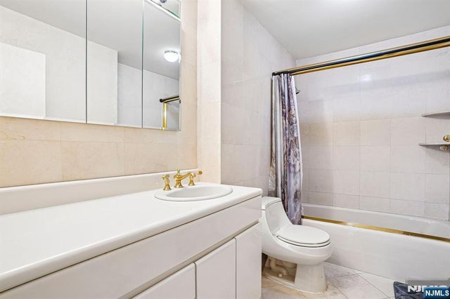 6 Horizon Road 1907, Fort Lee, NJ 07024