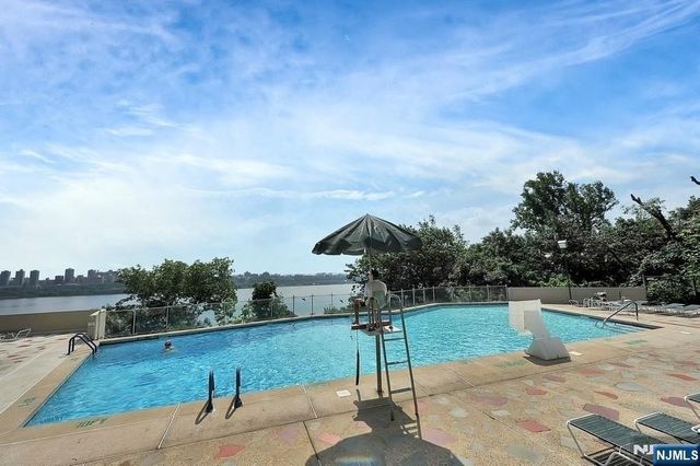 6 Horizon Road 1907, Fort Lee, NJ 07024
