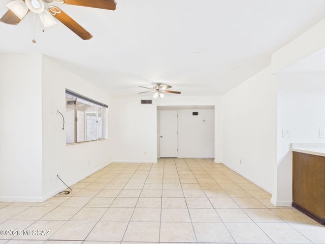 2426 N Shade Tree Circle, Tucson, AZ 85715