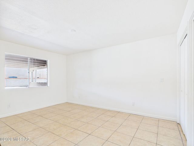 2426 N Shade Tree Circle, Tucson, AZ 85715