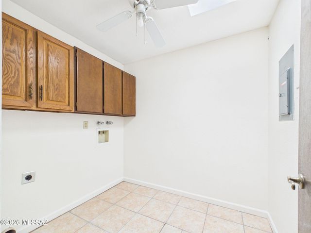 2426 N Shade Tree Circle, Tucson, AZ 85715