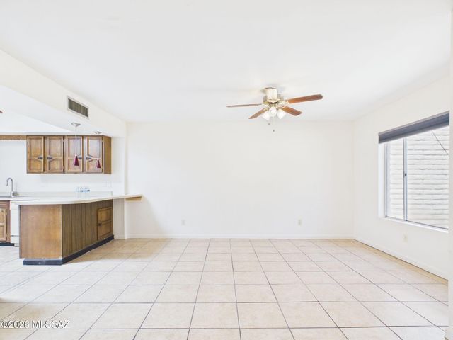 2426 N Shade Tree Circle, Tucson, AZ 85715