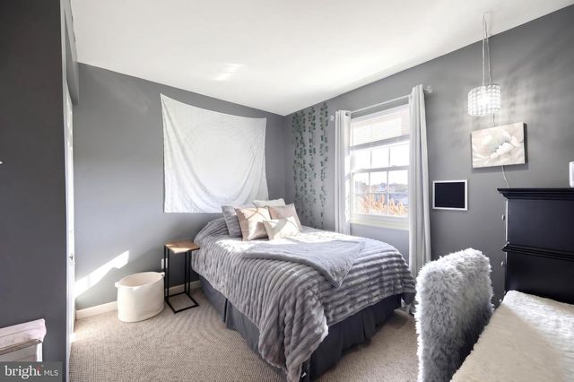 2350 WOODMONT DR, York, PA 17404