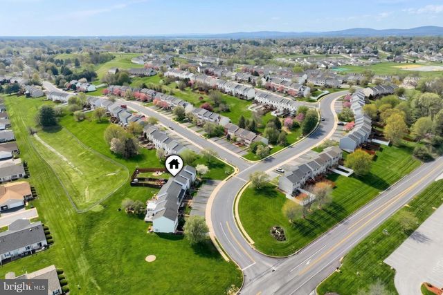2350 WOODMONT DR, York, PA 17404