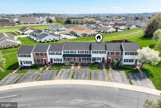 2350 WOODMONT DR, York, PA 17404