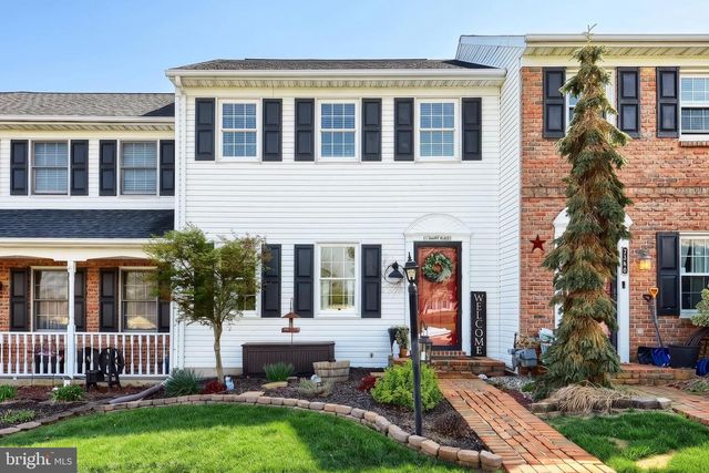 2350 WOODMONT DR, York, PA 17404