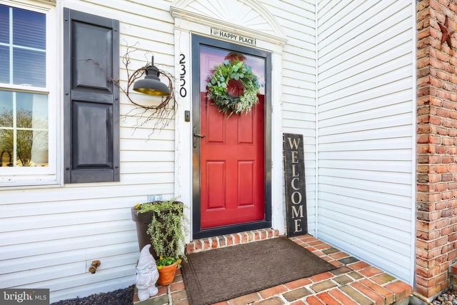 2350 WOODMONT DR, York, PA 17404