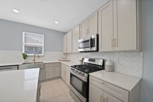 137 Heritage Drive, Crowley, TX 76036