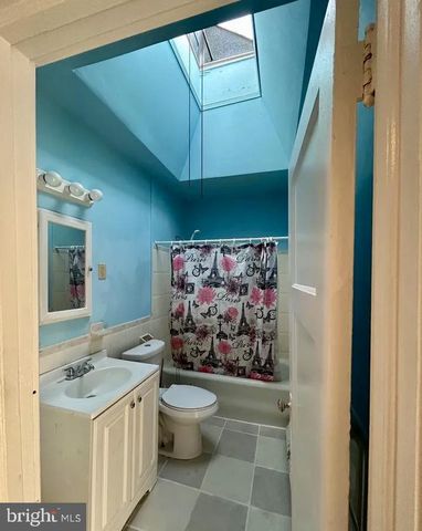 5834 BEAUMONT AVE, Philadelphia, PA 19143