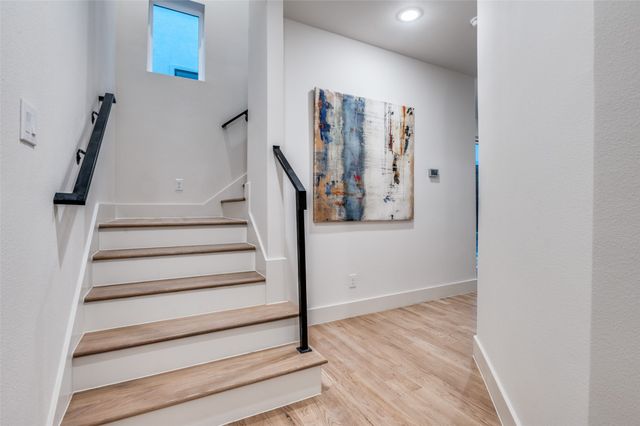2906 Hawthorne Avenue 104, Dallas, TX 75219