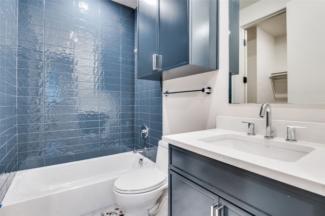 2906 Hawthorne Avenue 104, Dallas, TX 75219