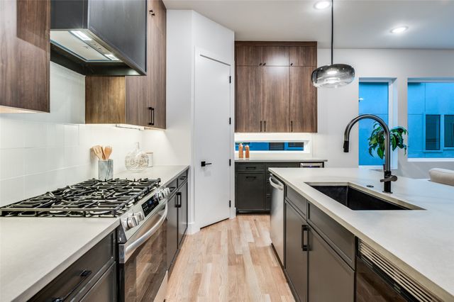2906 Hawthorne Avenue 104, Dallas, TX 75219