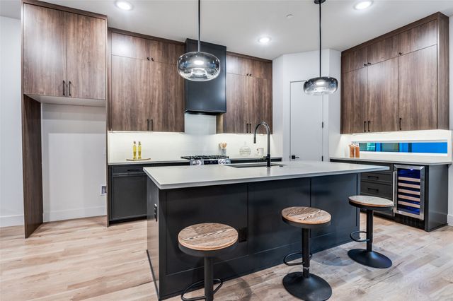 2906 Hawthorne Avenue 104, Dallas, TX 75219