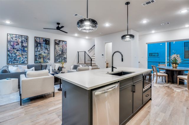 2906 Hawthorne Avenue 104, Dallas, TX 75219