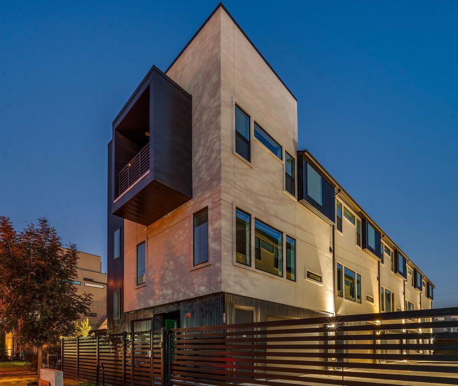 2906 Hawthorne Avenue 104, Dallas, TX 75219