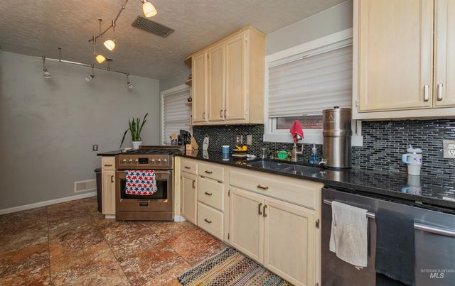 5701 W Cruzen Street, Boise, ID 83706