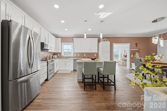 976 Amherst Road, Morganton, NC 28655