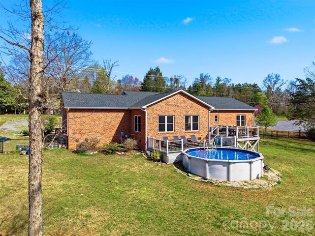 976 Amherst Road, Morganton, NC 28655