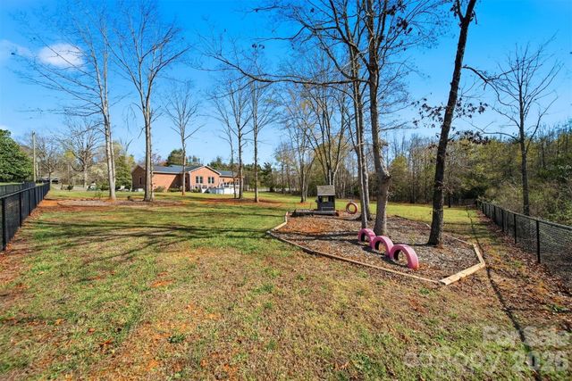 976 Amherst Road, Morganton, NC 28655