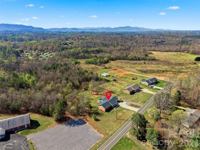 976 Amherst Road, Morganton, NC 28655