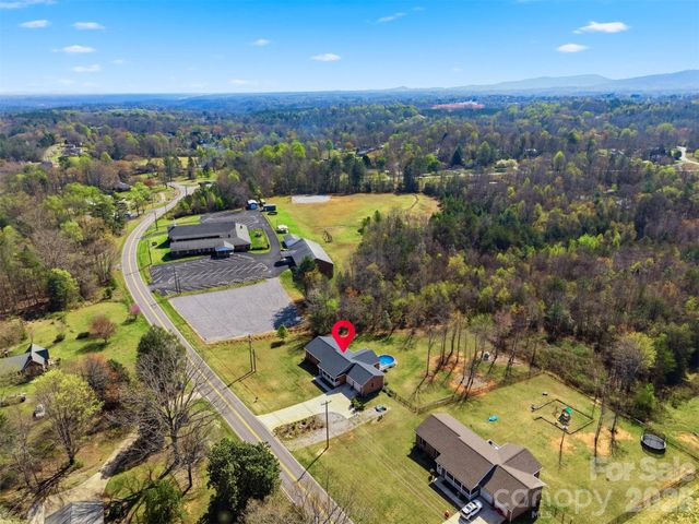 976 Amherst Road, Morganton, NC 28655
