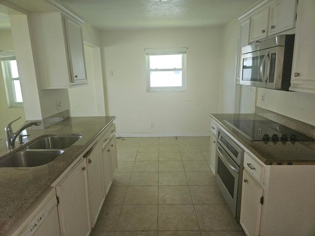 1598 SW 13TH Terrace, Boynton Beach, FL 33426