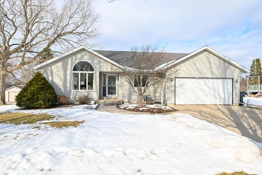 361 S Buckingham BOULEVARD, Whitewater, WI 53190