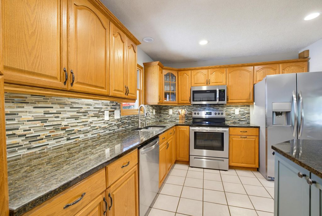 777 Mohican Lane, Mendota Heights, MN 55120 — photo 3