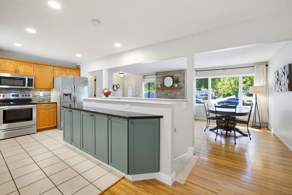 777 Mohican Lane, Mendota Heights, MN 55120 — photo 4