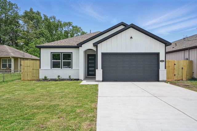 3502 Mcbride Street, Dayton, TX 77535