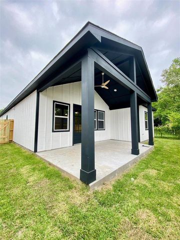 3502 Mcbride Street, Dayton, TX 77535