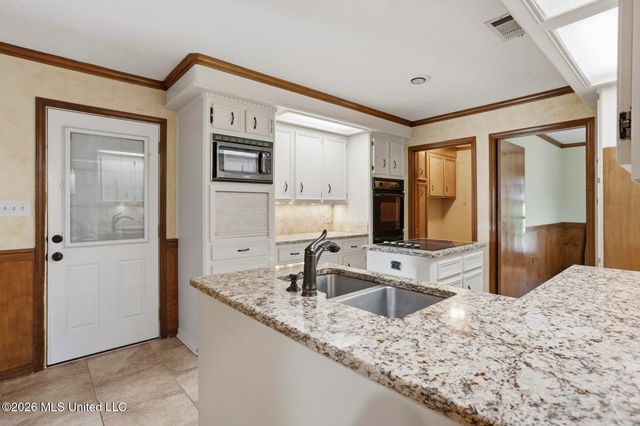 222 Greenfield Place, Brandon, MS 39047