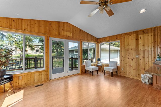 2121 Radatz Avenue, Maplewood, MN 55109