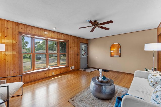 2121 Radatz Avenue, Maplewood, MN 55109