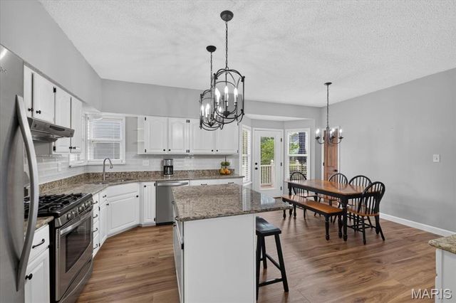 2 Democracy Circle, O'fallon, MO 63368