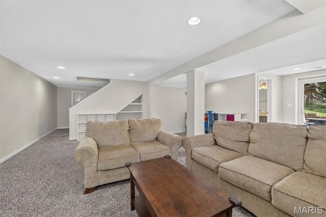 2 Democracy Circle, O'fallon, MO 63368