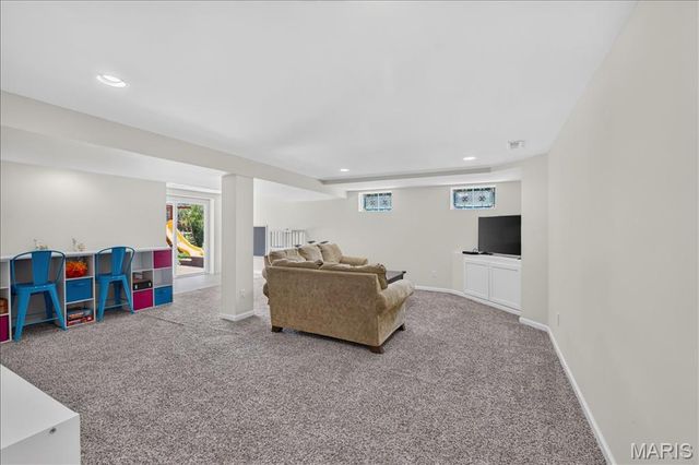 2 Democracy Circle, O'fallon, MO 63368