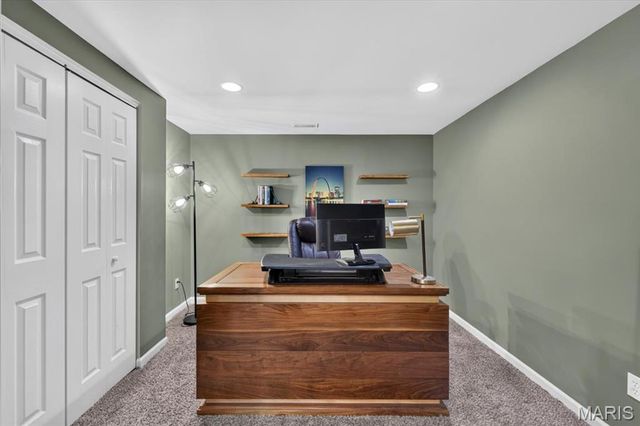 2 Democracy Circle, O'fallon, MO 63368