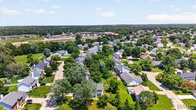 2 Democracy Circle, O'fallon, MO 63368