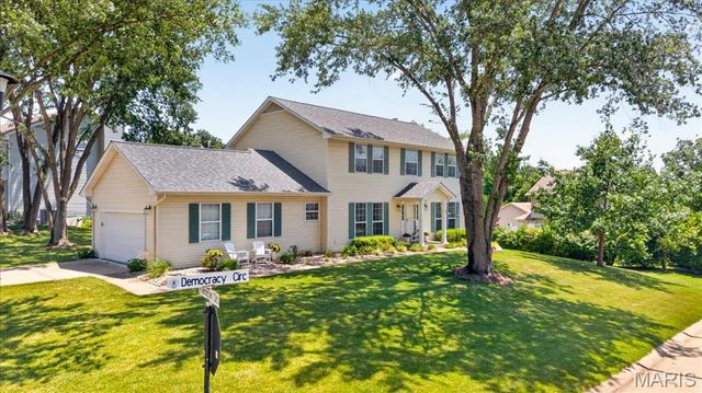 2 Democracy Circle, O'fallon, MO 63368