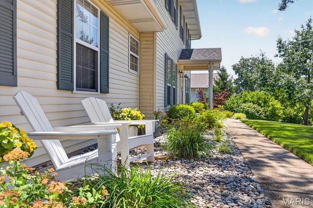 2 Democracy Circle, O'fallon, MO 63368