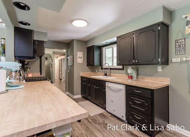 1297 Joslyn Road, Muskegon, MI 49445